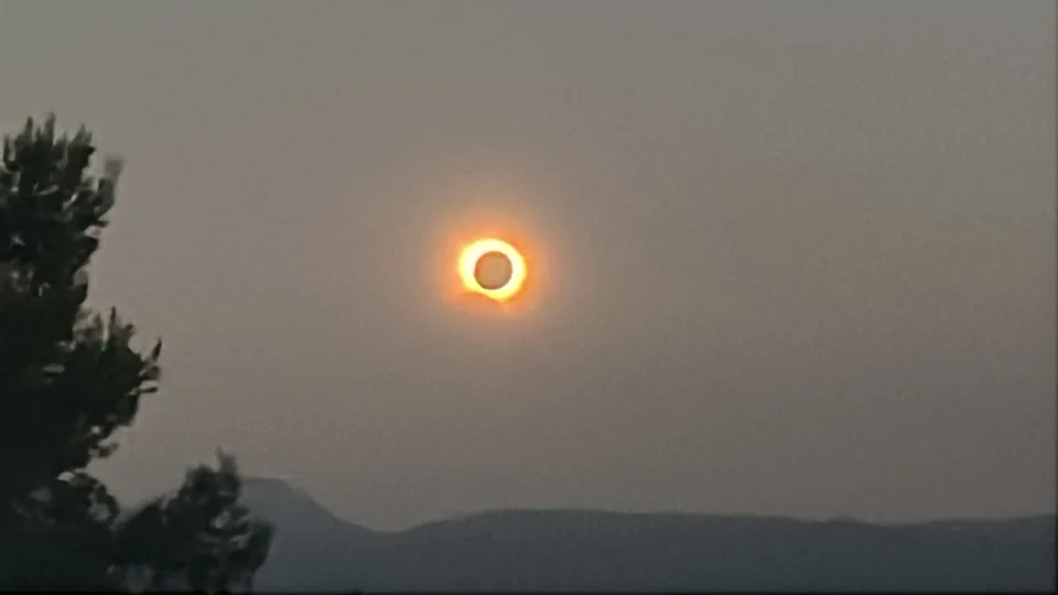 Eclipse solar